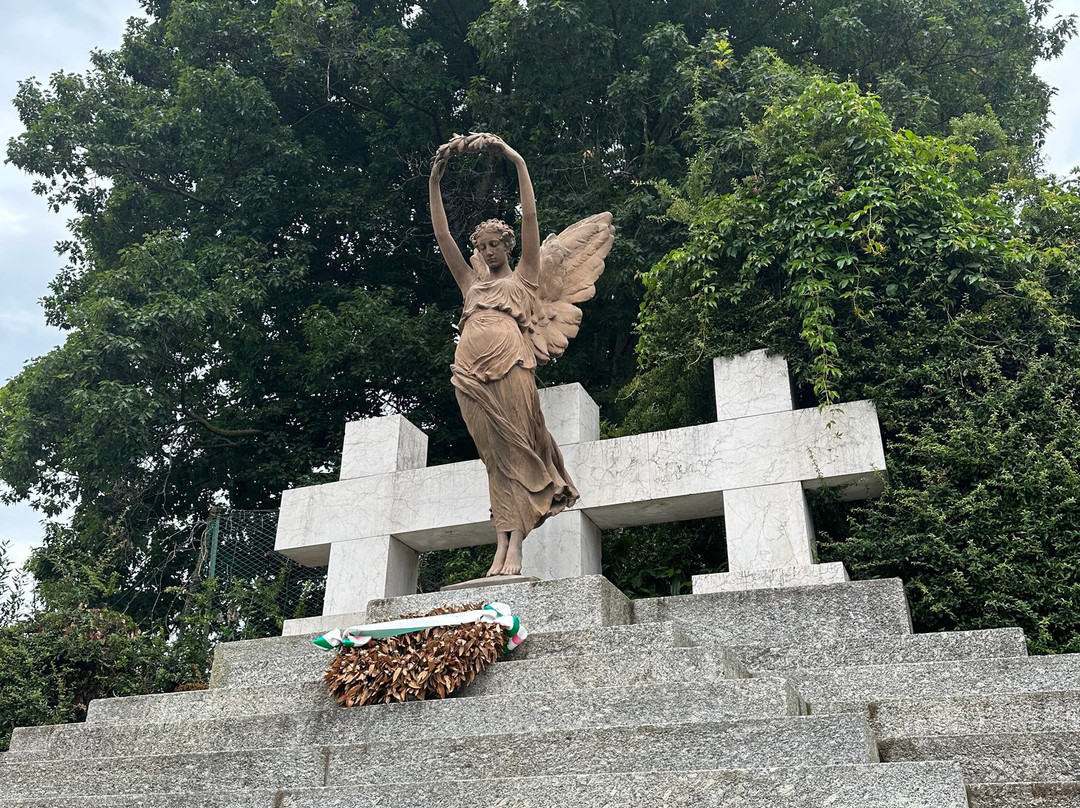 Monumento Ai Caduti-Meda必去景点