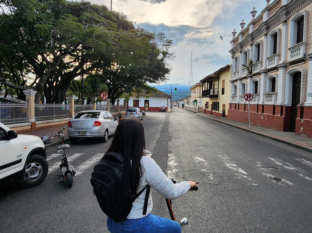 Vox Tours Colombia, que hacer en Buga? patinetas eléctricas, scooters electricas-Buga必去景点