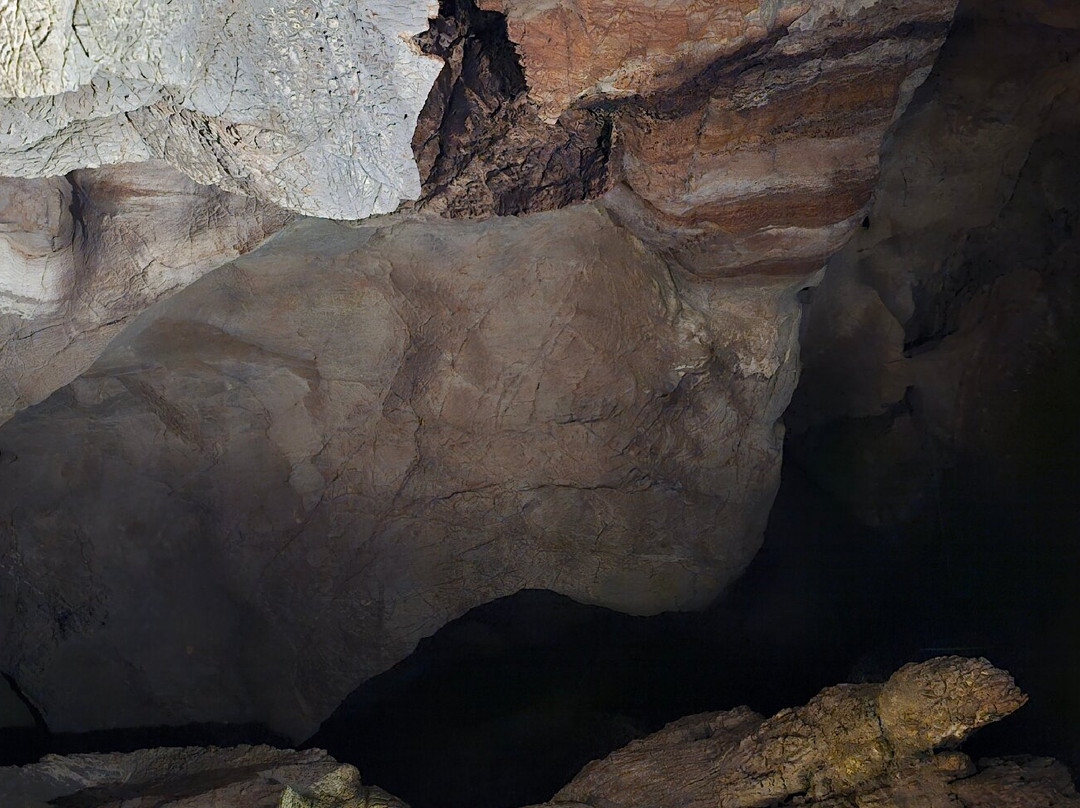 The Caves of Sare景点图片