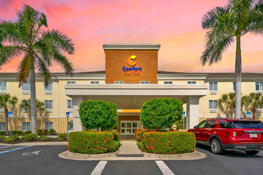 Comfort Suites Sarasota-Siesta Key主图
