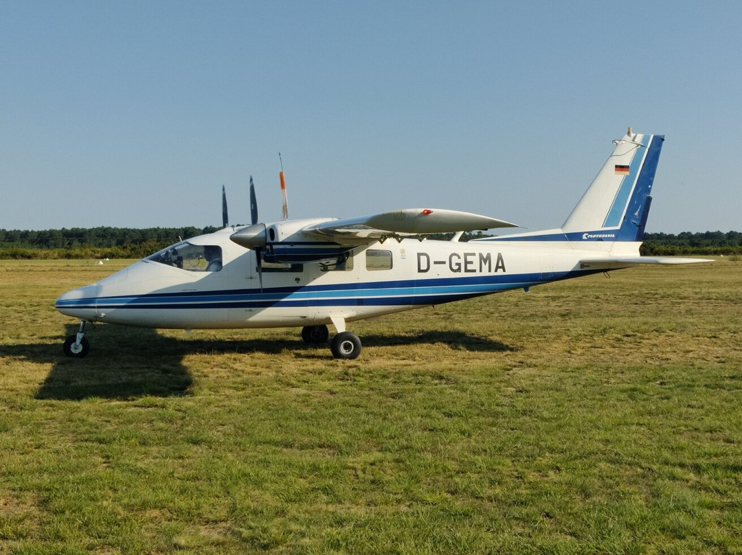 FL140 Parachutisme-Saint-Laurent-Medoc必去景点