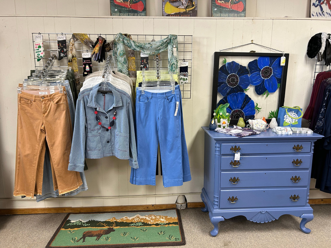 Dressers Unlimited-Plymouth必去景点