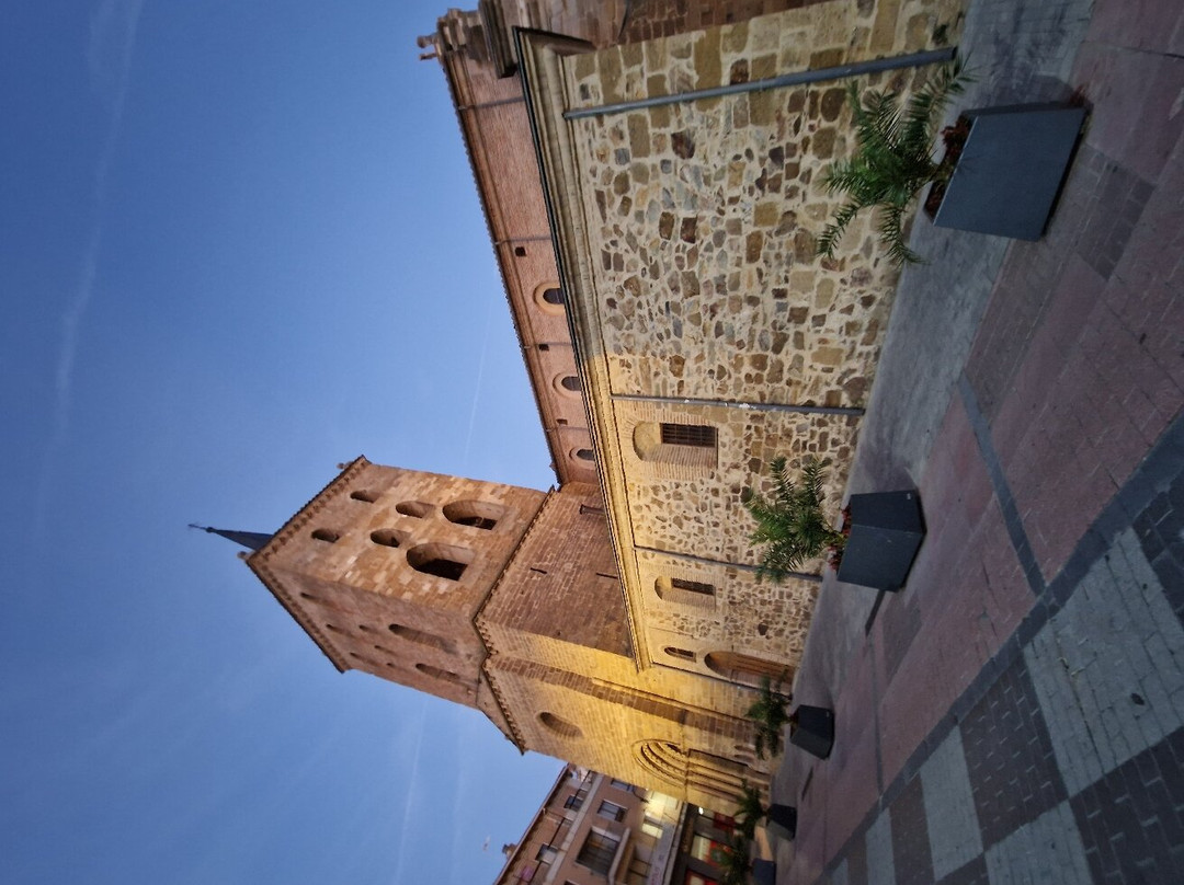 Iglesia De Santa María Del Azogue景点图片