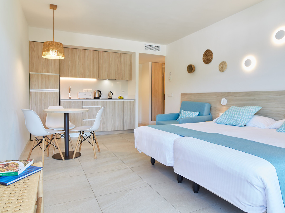 San Miguel Park & Esmeralda Mar Apartments主图