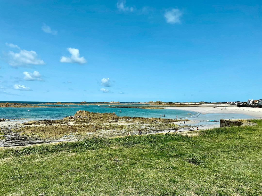 Vazon Bay-Castel必去景点