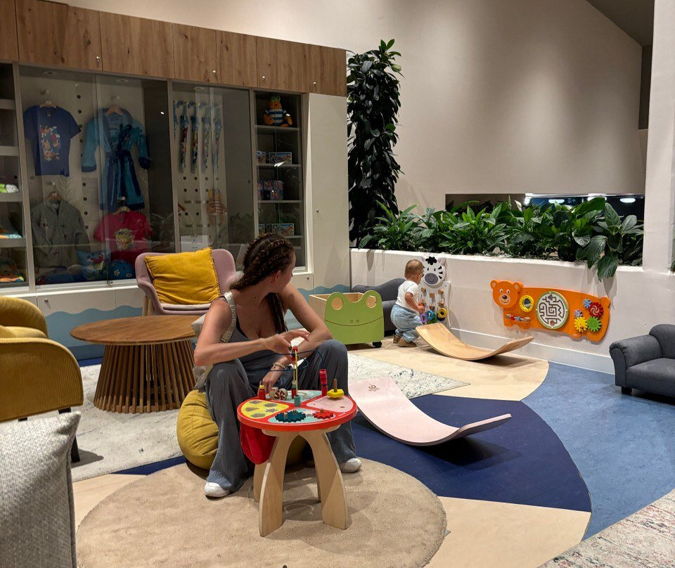 贴瑞纳酒店主图