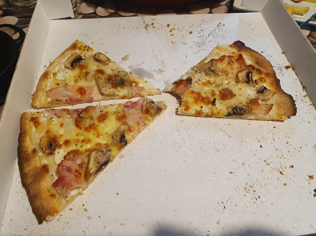A Tu Vera Bar De Tapas Pizzería