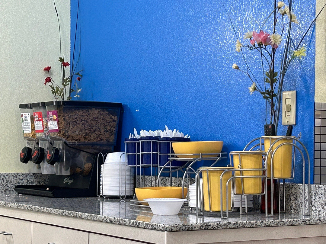 Days Inn by Wyndham Madison NE/Windsor主图