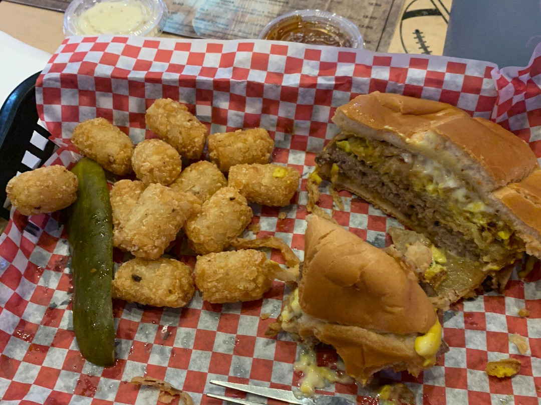 Curly's Waterfront Sports Bar & Grill-皮沃基必去景点