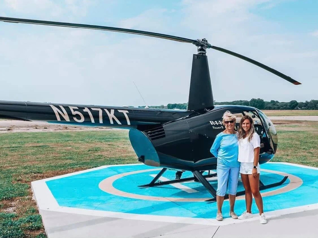 Maxflight Helicopter Tours - Downriver景点图片
