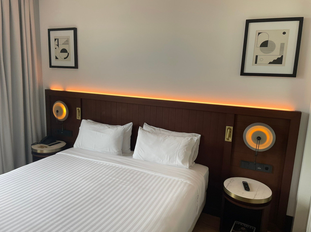 Hotel Tres Reyes San Sebastian主图