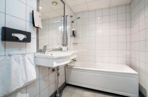Thon Hotel Lillestrom-浴室