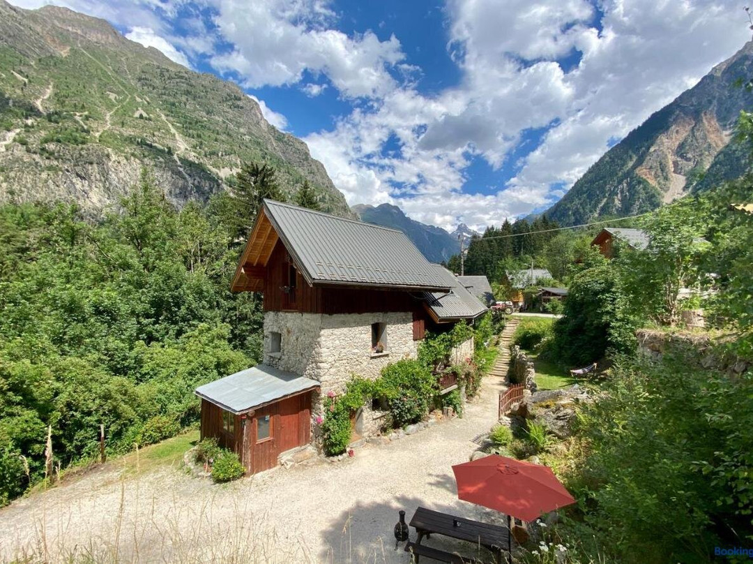 Ecrins Lodge主图