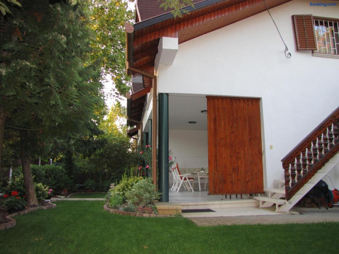 Schmidt Apartment