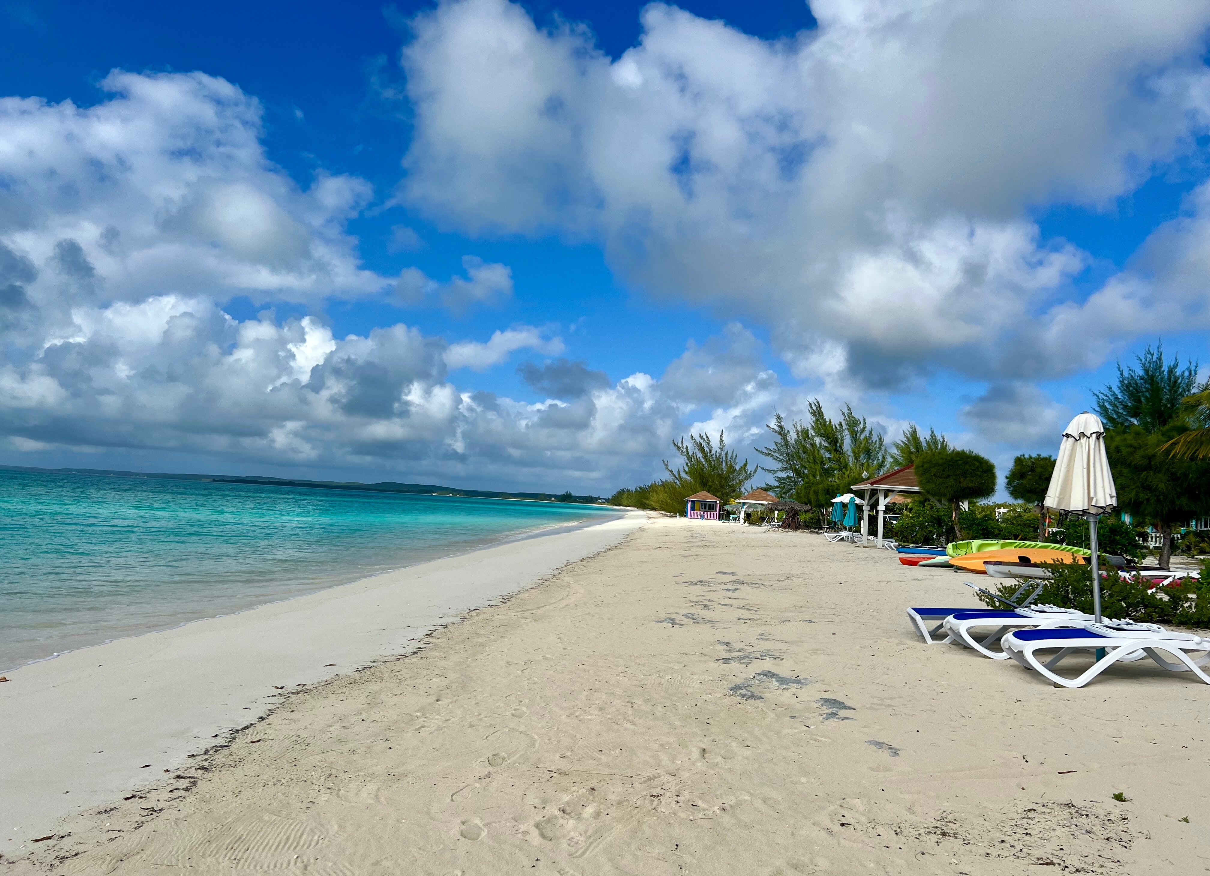 Rollezz Villas Beach Resort-浴室