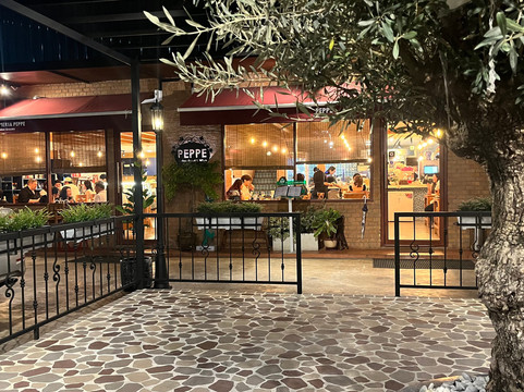 T's Cafe by Maison de Baguette主图