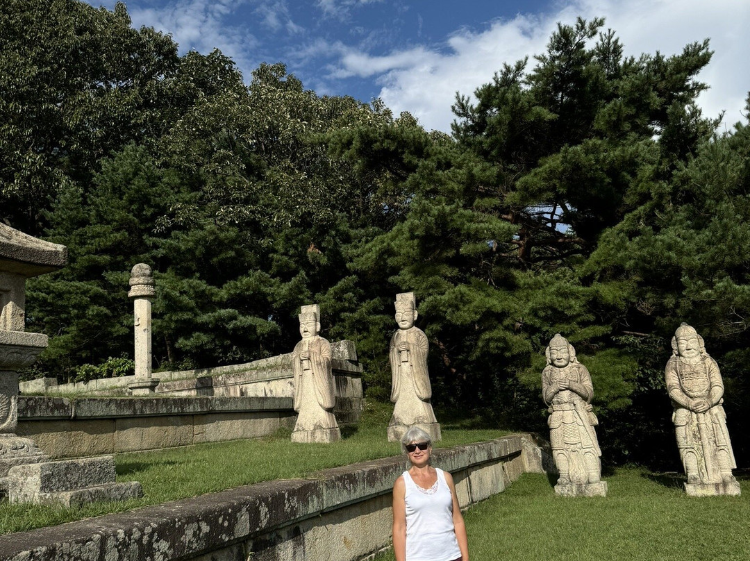 Tomb of King Kongmin-Kaesong必去景点