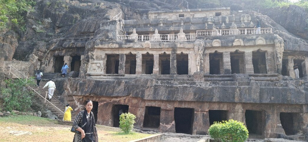 Undavalli Caves景点图片