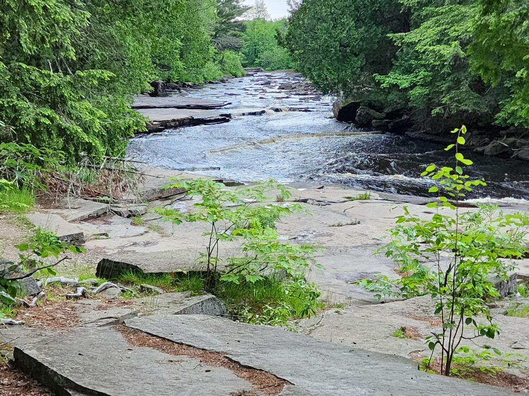 Canyon Falls Trail-L'Anse必去景点