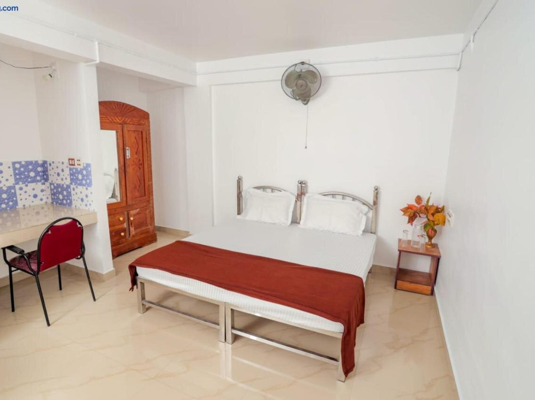 El Lora Resldency