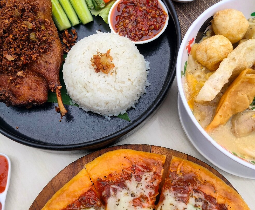 Front One Akshaya Hotel Karawang主图