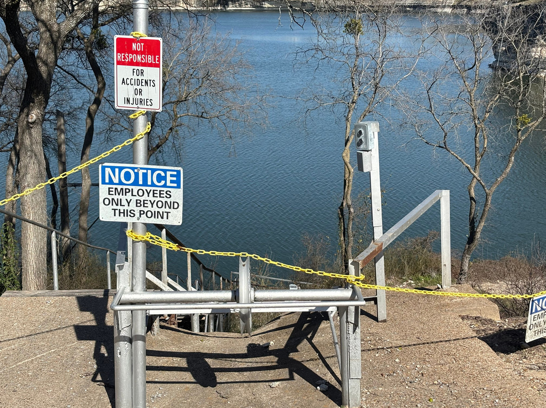 The Whitney Lake Dam and Powerhouse-Clifton必去景点