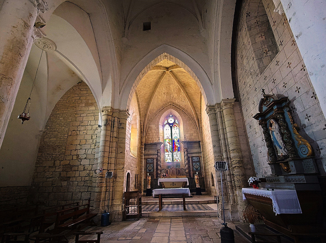 Eglise Saint Saturnin-Saint Saturnin du Bois必去景点