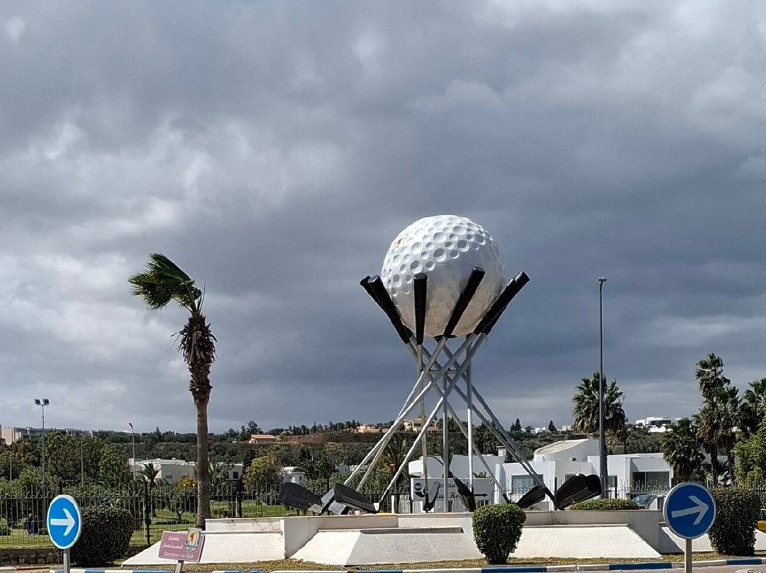 Golf Ball-康大维港必去景点
