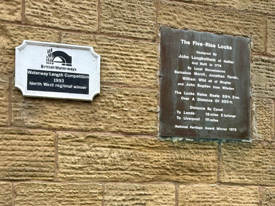 Bingley Five Rise Locks景点图片