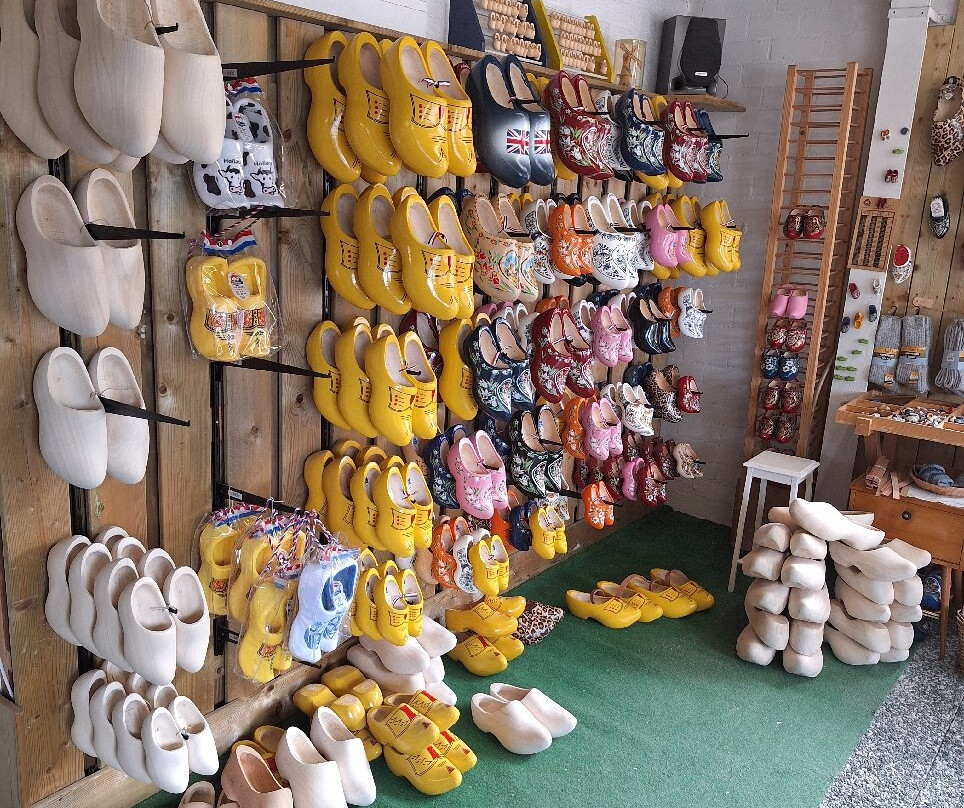 Holl Souvenir & Klompen景点图片