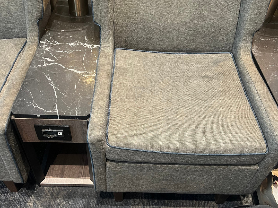 Plaza Premium Lounge (Extra Schengen Area, Departures, Terminal 3)-菲乌米奇诺必去景点
