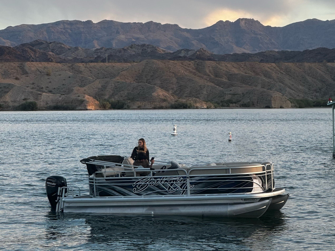 Havasu Roadrunner Boat Rentals-哈瓦苏湖城必去景点