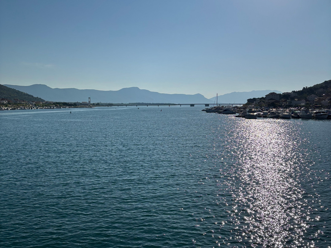 Pedal & Sea Adventures - Bike Tours-Black Point必去景点