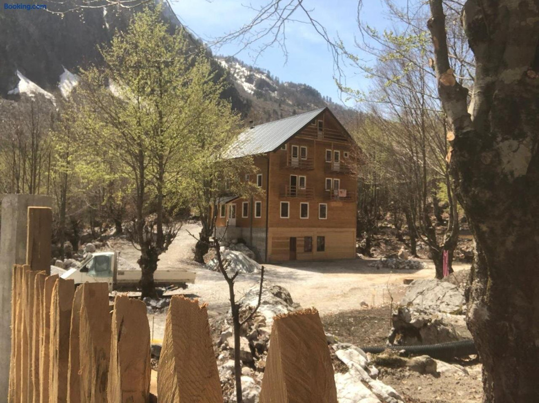 Adenisi Guesthouse