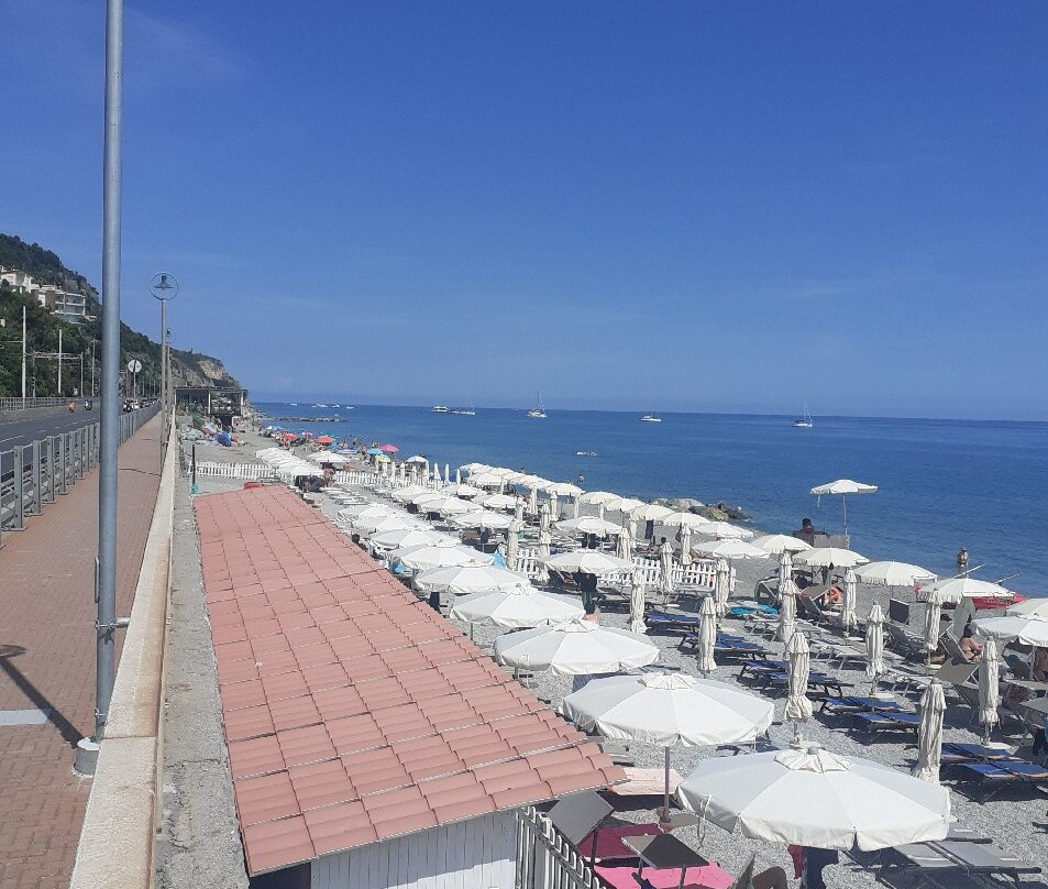 Varavi Bar Spiaggia Libera景点图片