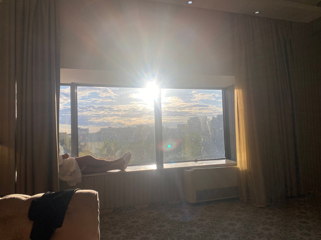 水晶宫酒店主图