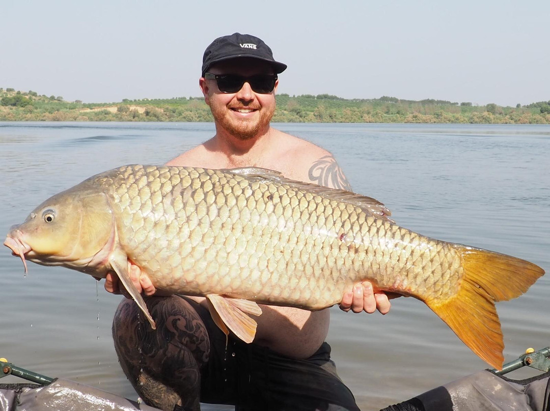 River Ebro Catfishing Holidays景点图片