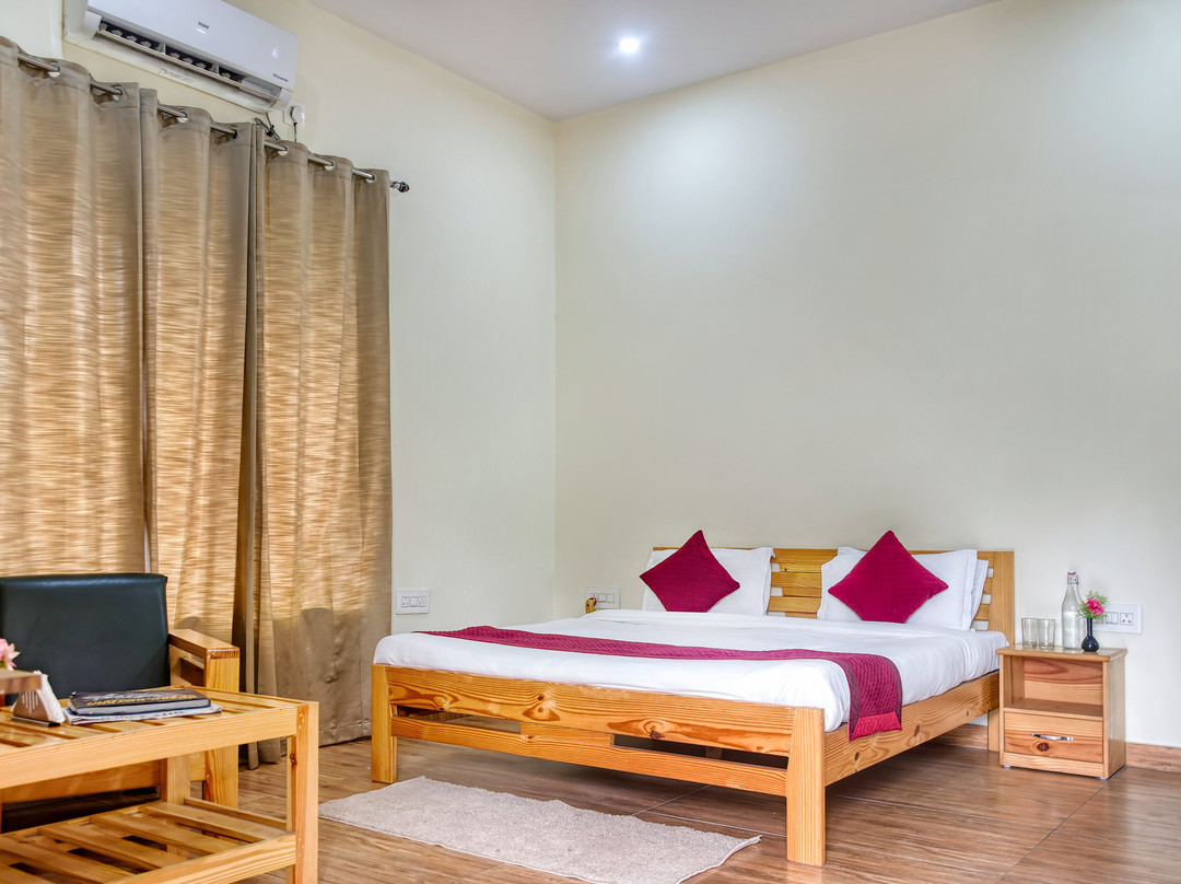 Karans Corbett Motel and Restaurant主图