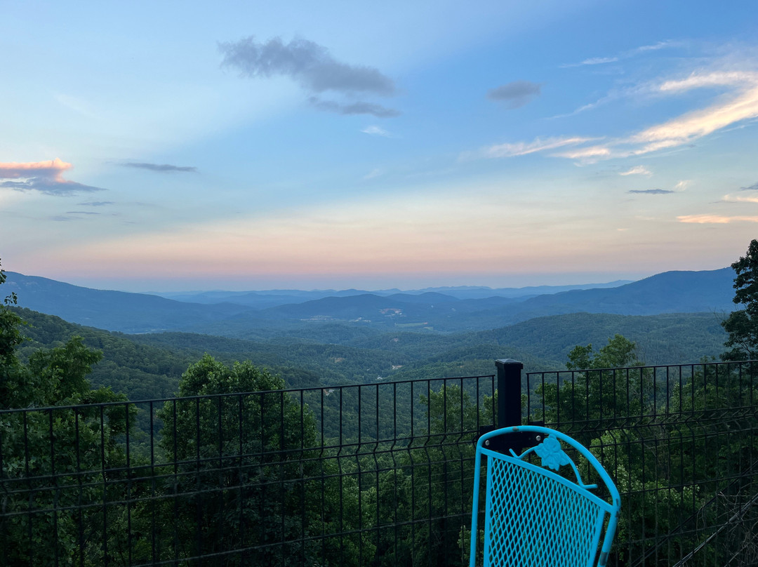 Skyline Village Inn主图