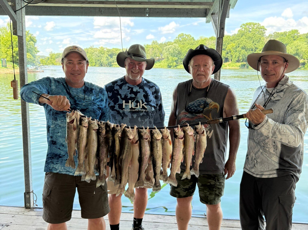 Angler's White River Resort主图