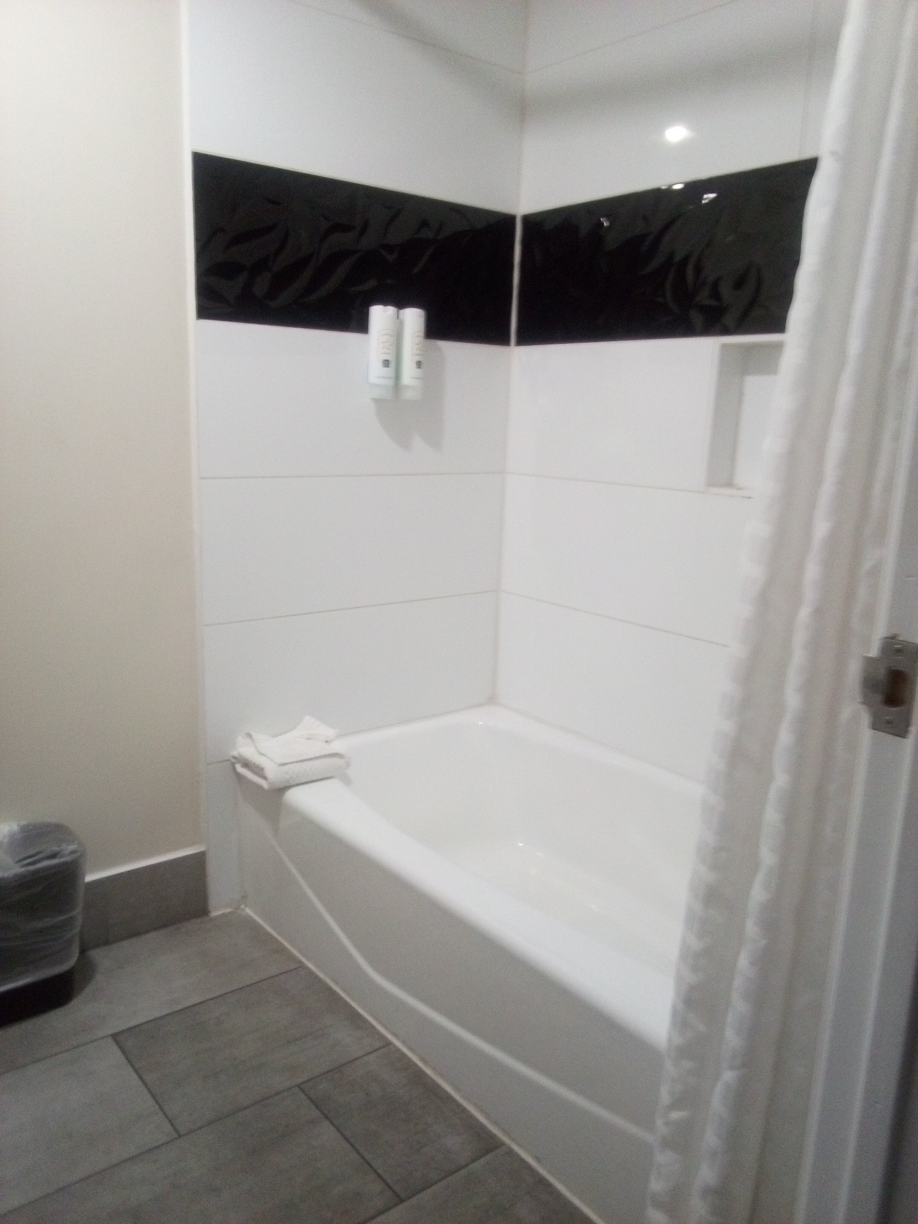 Quality Inn & Suites Goodyear - Phoenix West-浴室