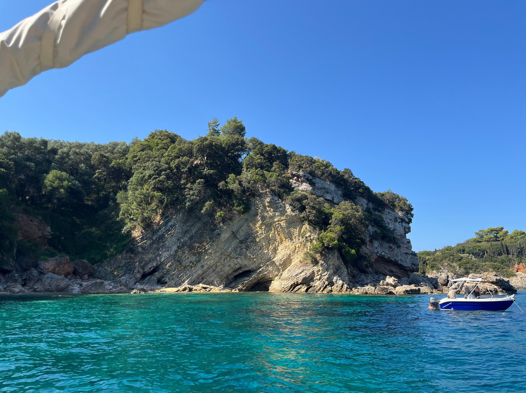 Michalas Boat Rental-Paleokastritsa必去景点