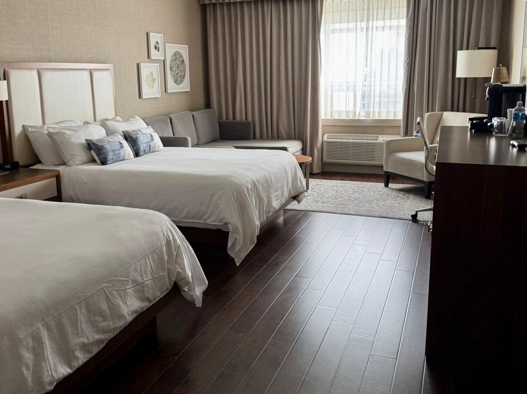 尼尔森勋爵酒店及套房主图