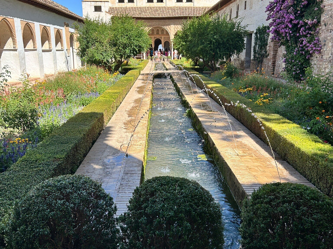 Grupoxplorer Tours-格拉纳达必去景点