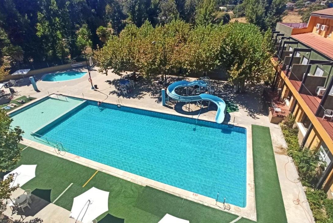 Carcabuey酒店住宿-Rio Piscina