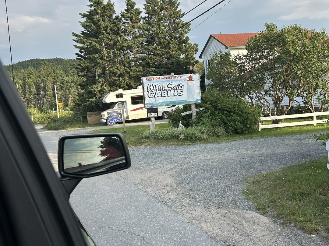 White Sails Inn & Cabins主图