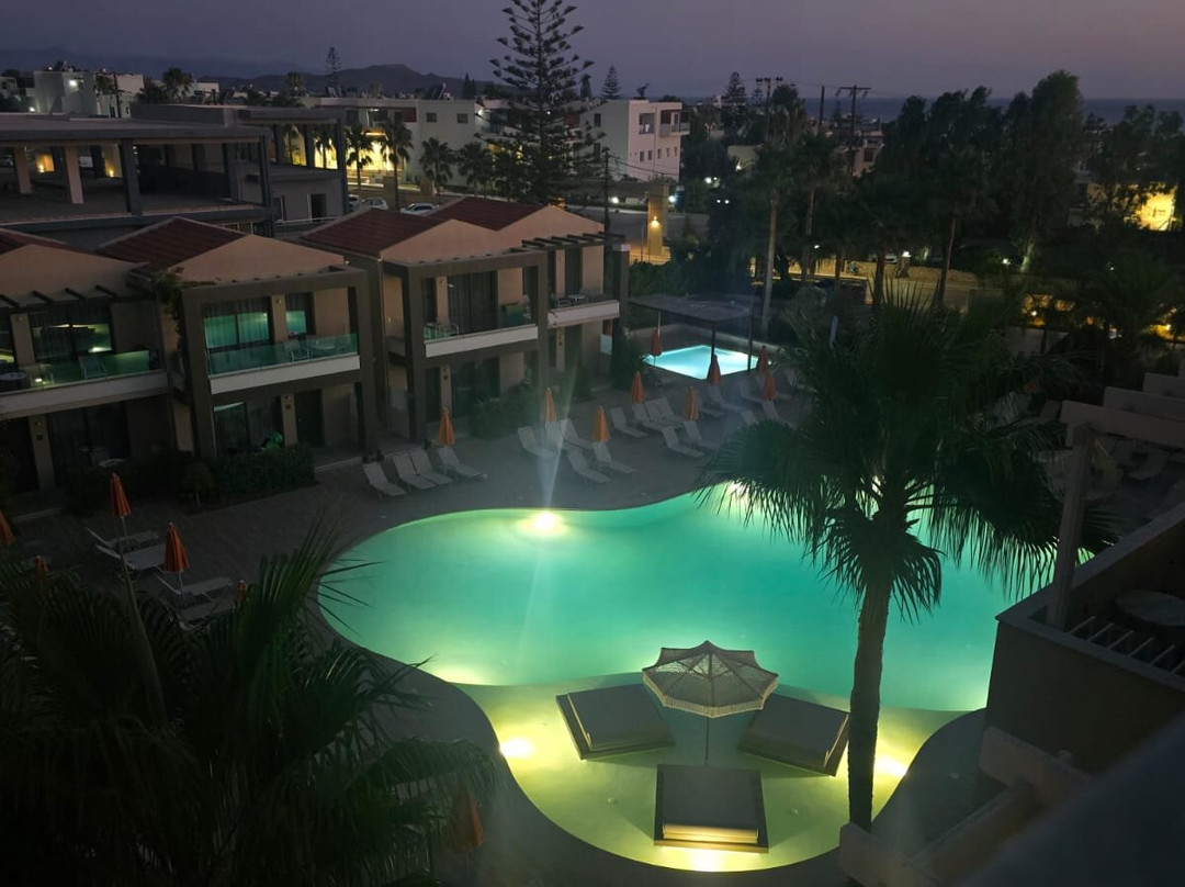 Althea Village Hotel主图