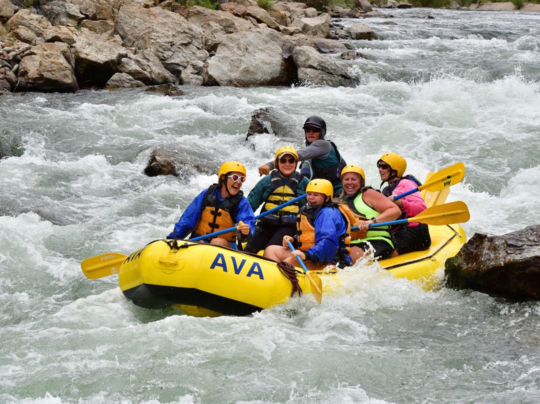 Ava Rafting & Zipline-布埃纳维斯塔必去景点