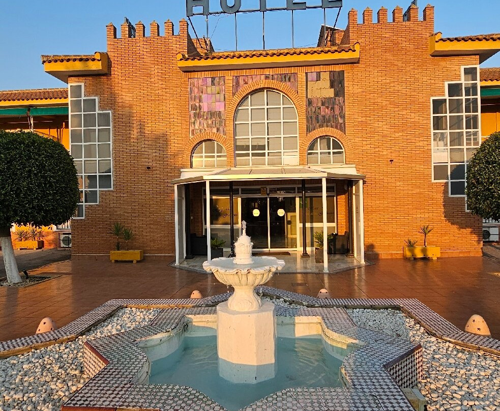 托雷德罗斯古兹玛尼斯酒店主图