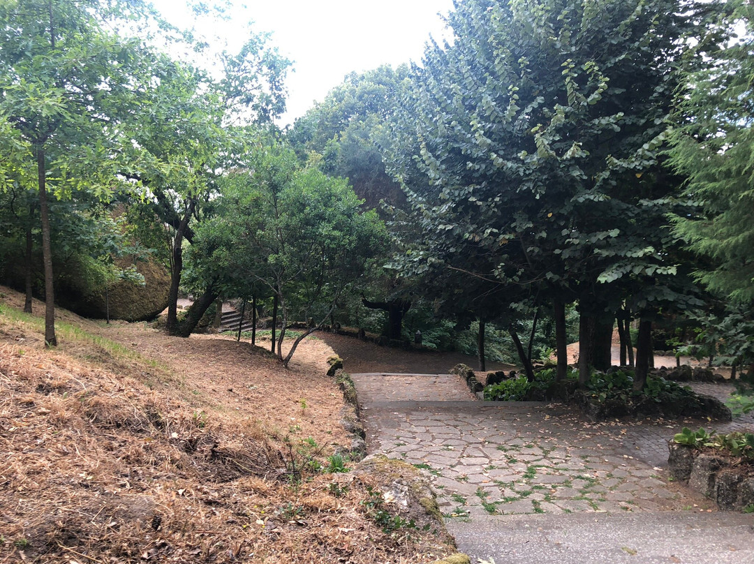 Montanha- Parque da Penha-吉马良斯必去景点